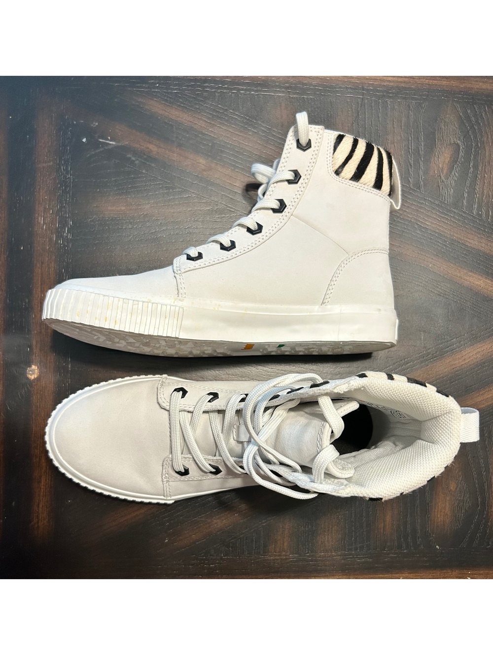 Timberland Women’s High Top Sneakers White/Black Zebra Print Lace-Up A2H27